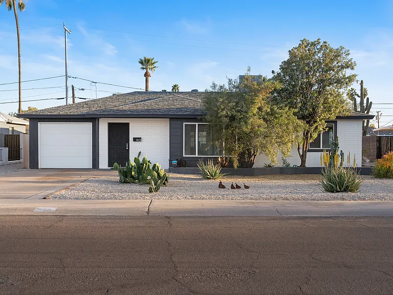 901 E Rose Ln — Photo 25