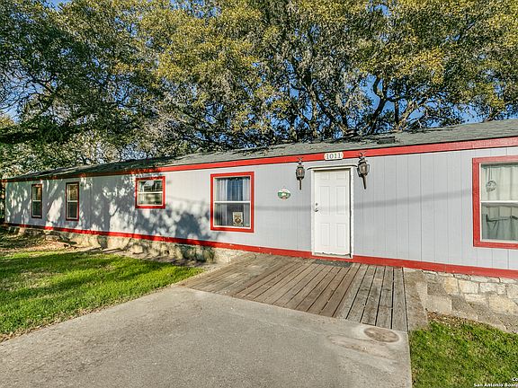 4th image of 1011 Nakoosa Dr