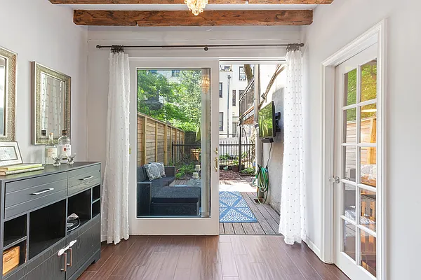 Sold by Compass | media 16