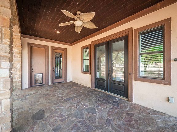 2nd image of 600 Twisted Oaks Drive