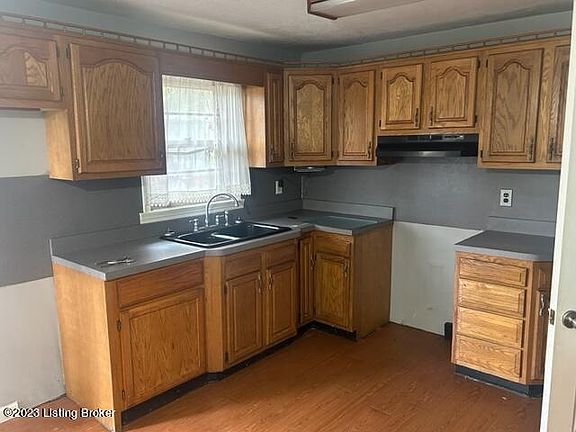 2nd image of 8202 Hillview Ct