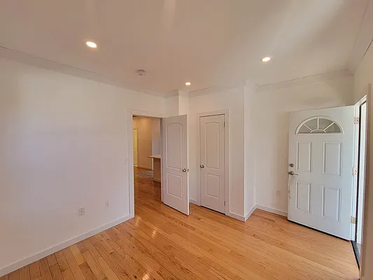 Rented by E Realty International Corp | media 3