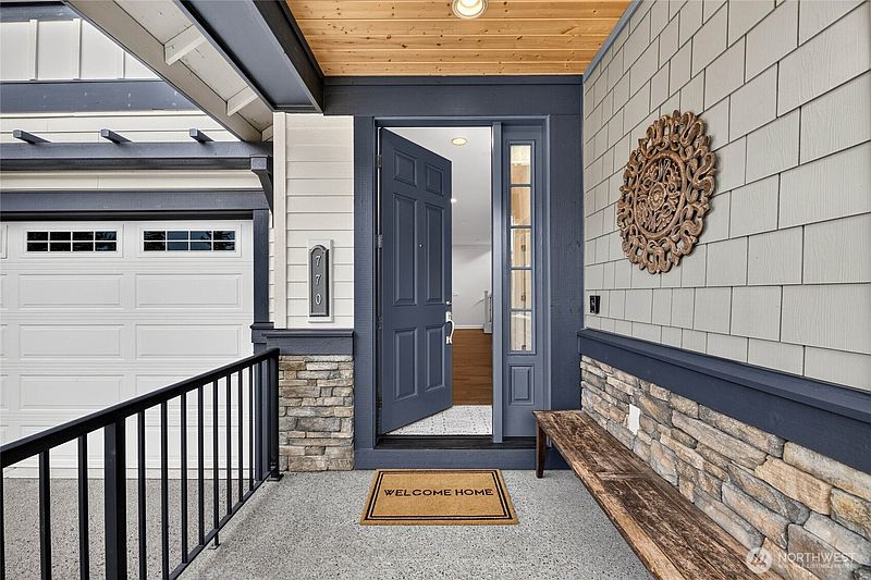 4th image of 770 SE 6th Place