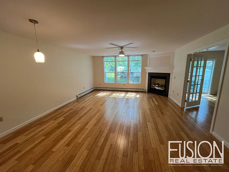 58 Stonington Cir — Photo 29