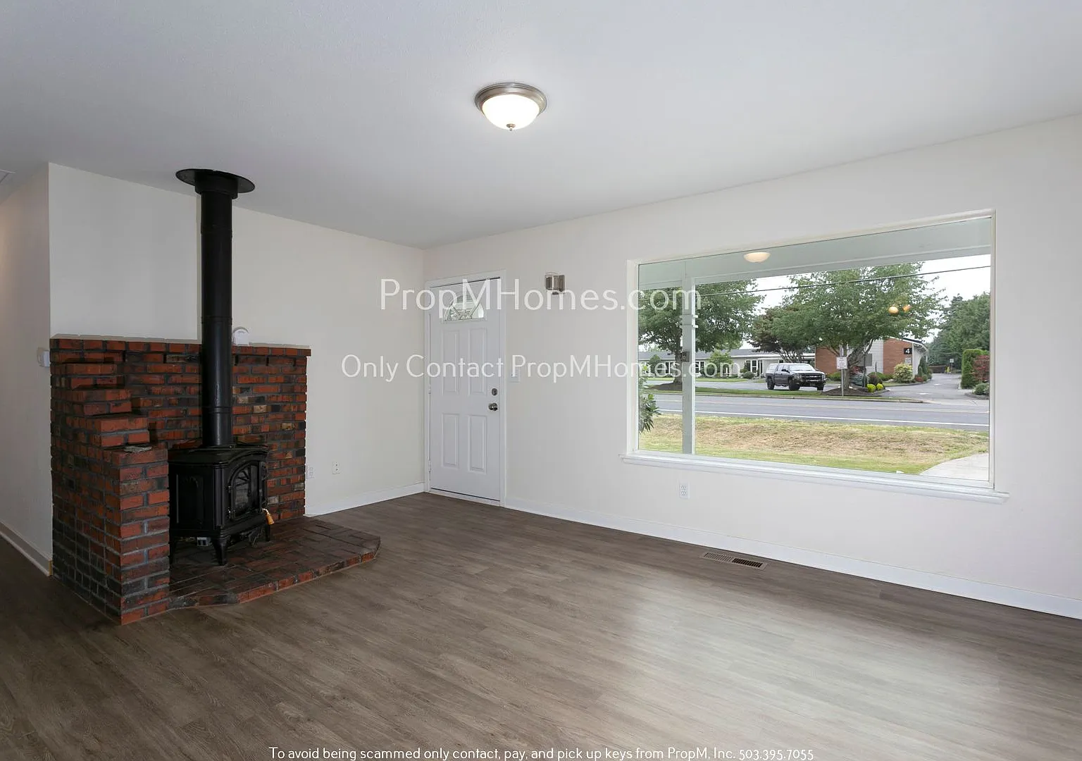 Beautiful Beaverton Ranch-Style Three Bedroom Home! — Photo 2