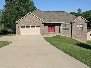 1877 Hickory Hill Ct, Newburgh, IN 47630