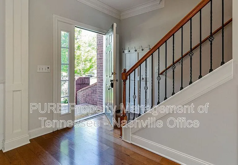 1214 Broadmoor Cir — Photo 19