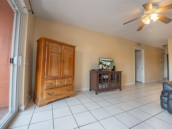 4th image of 7920 Camino Real #310