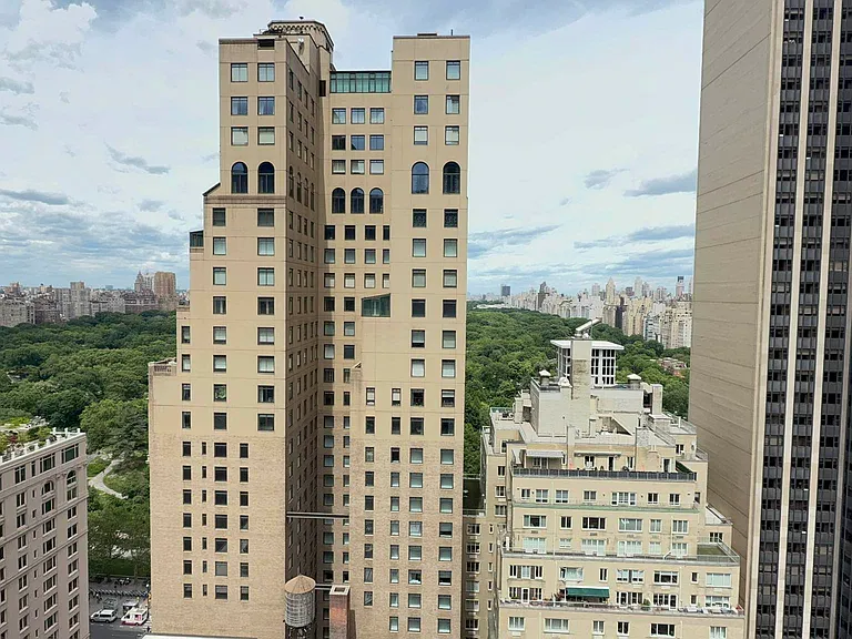 58 W 58th St #27A — Photo 11