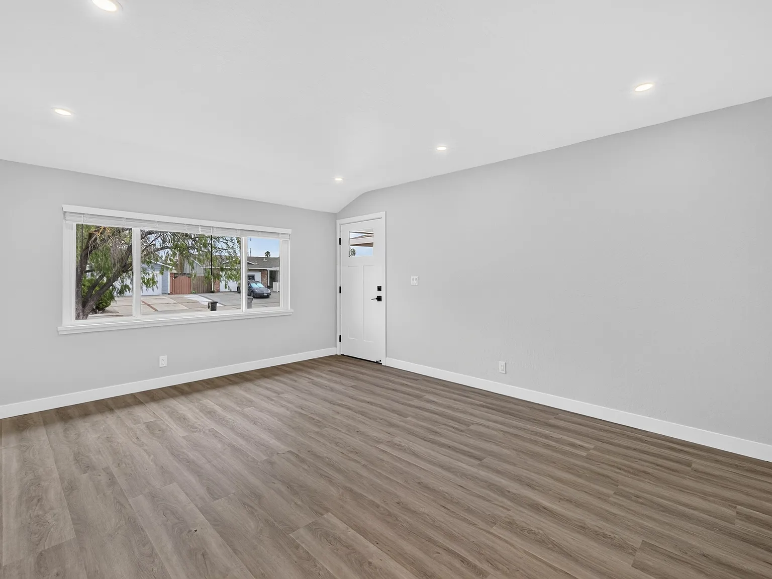 4535 Lobos Avenue - 1 — Photo 3