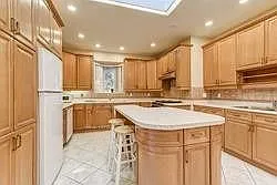 2 bed, $2,375 — Photo 2