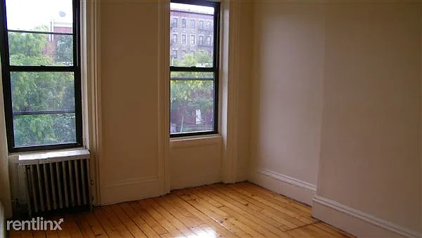 590 Grand 006