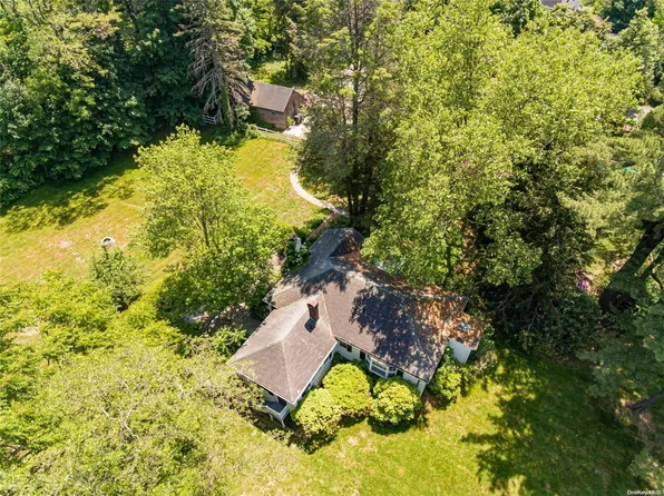 152 Wheatley Road, Glen Head, NY 11545