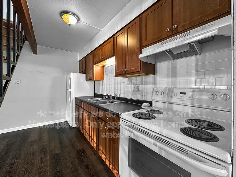 64 Cross St #B — Photo 3