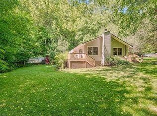 585 Red Maple Dr, Waynesville, NC 28785