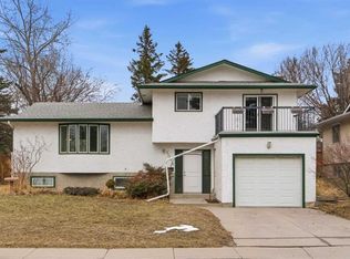 5048 SW Dalhart Rd NW, Calgary, AB T3A 1V8