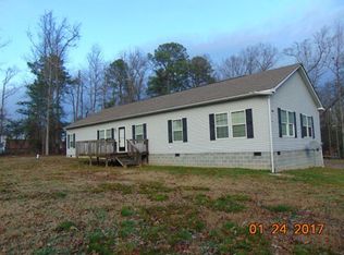 28 Pinecrest Ln, Montross, VA 22520