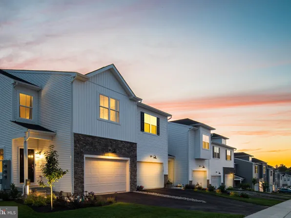 4927 Brookside Ct, Coopersburg, PA 18036