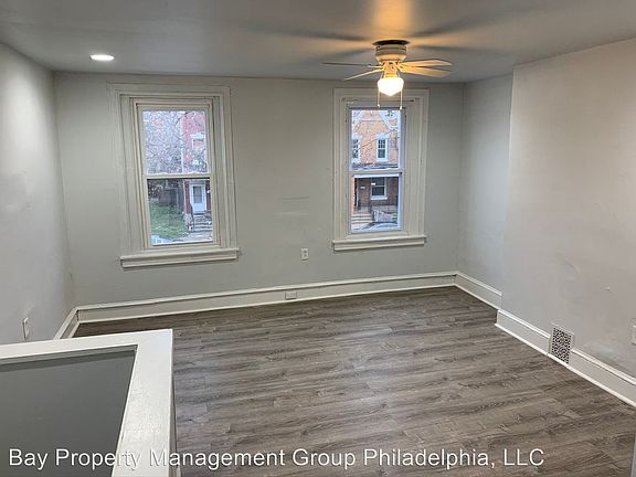 3rd image of 6030 Greenway Ave APT 2