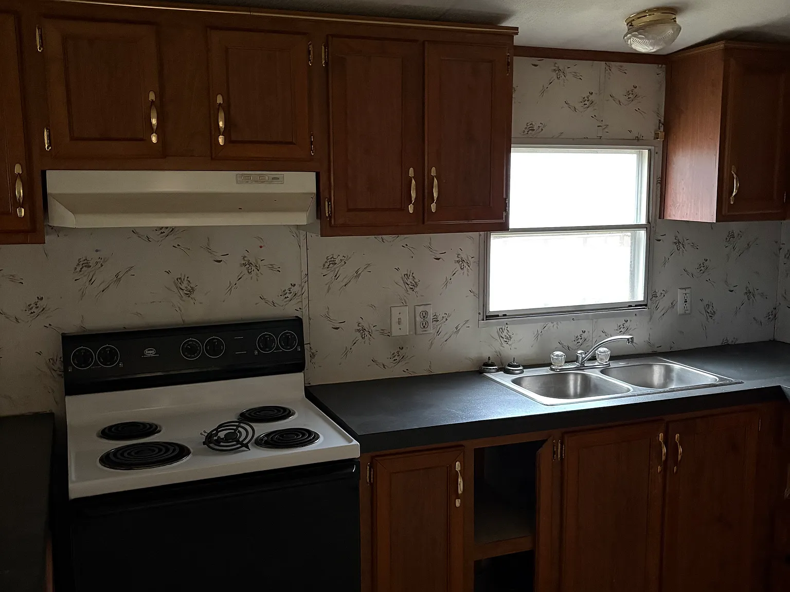 2 bed, 750 sqft, $850 — Photo 1