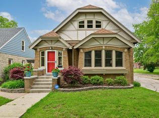 2855 N Hartung Ave, Milwaukee, WI 53210