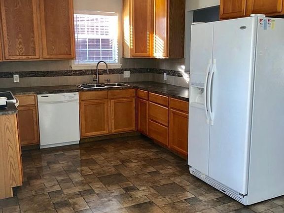 3rd image of 1810 NW Arlington Ave