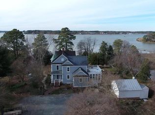 2692 Fleeton Rd, Reedville, VA 22539