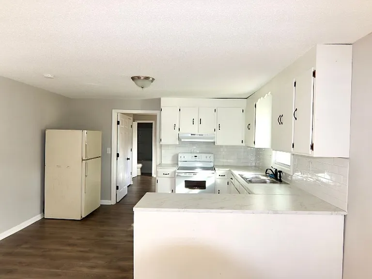 714 Broad St — Photo 4