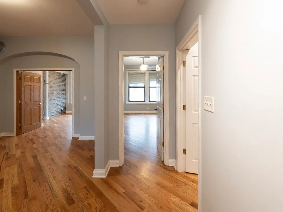 3134 N Lincoln Ave #2