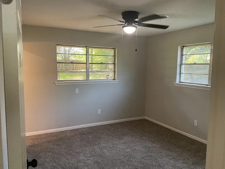 9083 Sara Ln — Photo 11