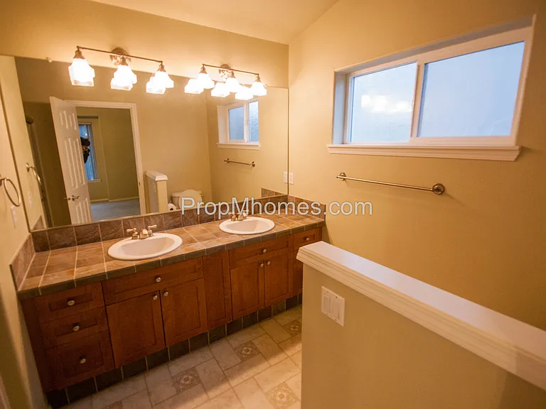 12890 SW Fonner Pond Pl — Photo 8