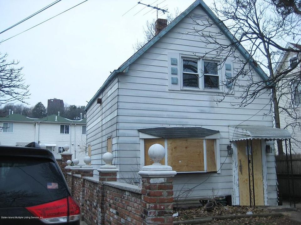 2nd image of 54 Rhine Ave