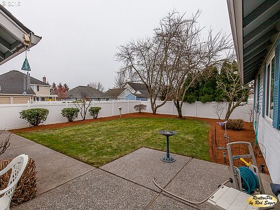4th image of 1919 SE 159th Pl