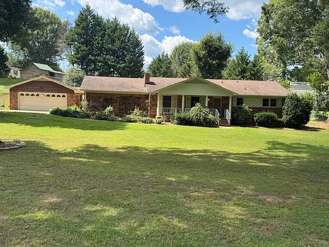 3 bed, 1925 sqft, $2,200 — Photo 2