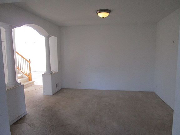 4th image of 372 W Asbury Dr