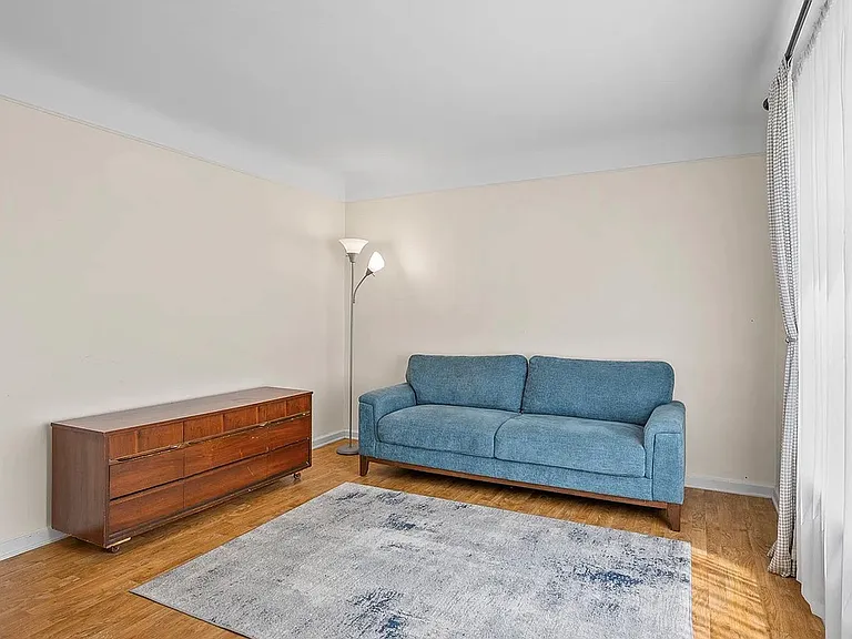 2922 Bailey Ave — Photo 6
