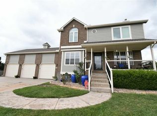 1102 Cobblestone Ct, McPherson, KS 67460