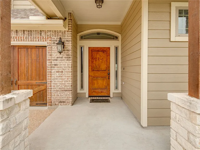 4025 Crestmont Dr — Photo 4