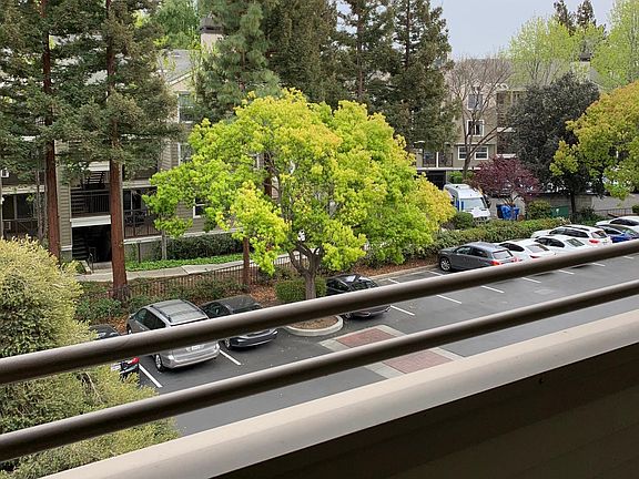 2nd image of 1271 Poplar Ave APT 305