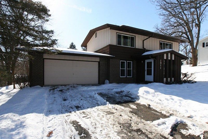 1st image of 1911 Myra Ave