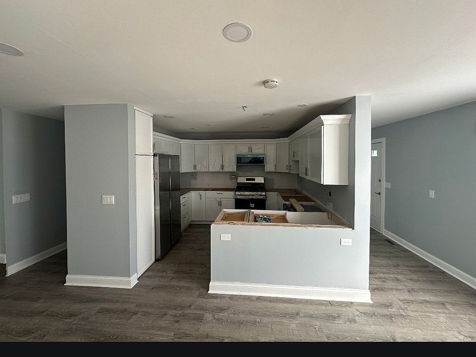 1st image of 405 1st St