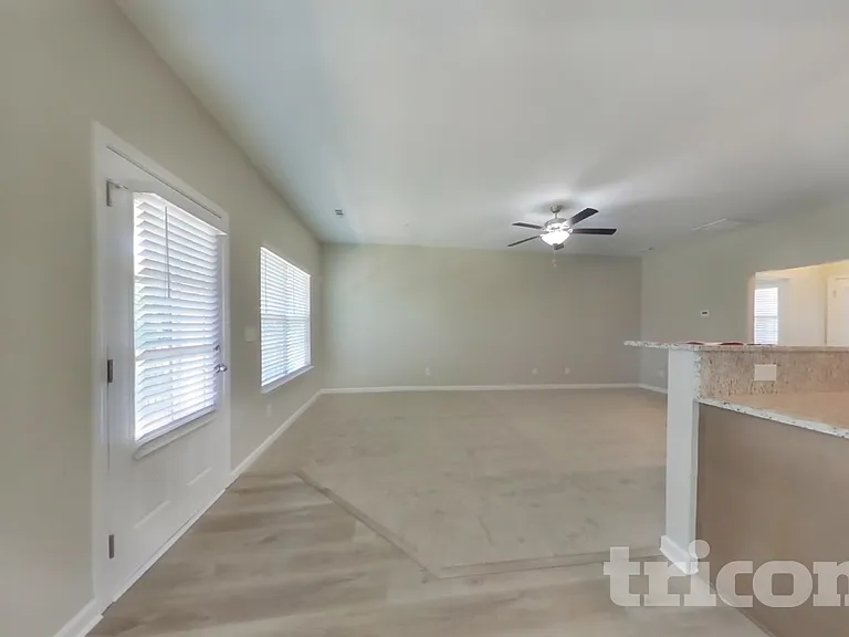 324 Kinsale Dr — Photo 6