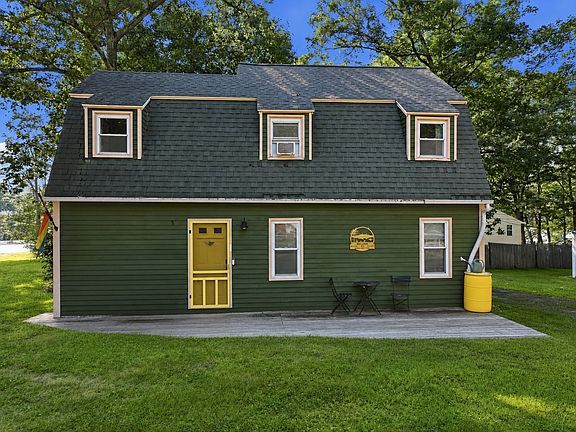 2nd image of 24 Briarcliff Ln