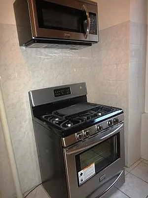 Rented by PMG Real Estate  | media 11