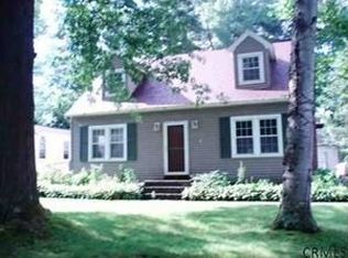 13 Murrlin Dr, Delmar, NY 12054