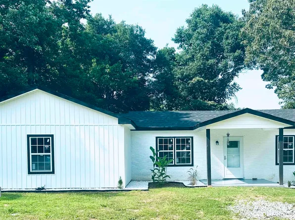 207 Poplar St, Bolivar, TN 38008