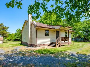 386 Howardsville Tpke, Stuarts Draft, VA 24477