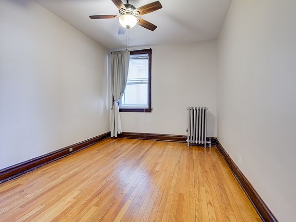 5th image of 3332 N Claremont Ave #3