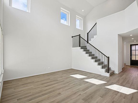 3rd image of 2843 Clapbread Ln