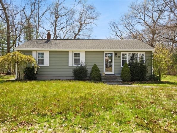 35 Central Ave, Assonet, MA 02702